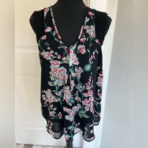 Daniel Rainn - Crocket Detail Blouse